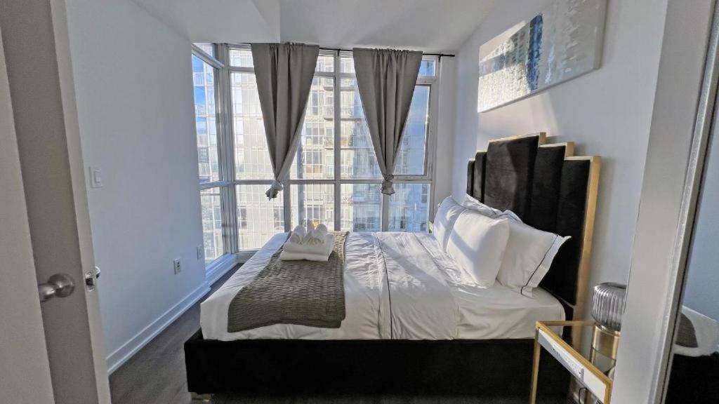 Cozy Condo In Downtown Toronto + Free Parking Exterior photo